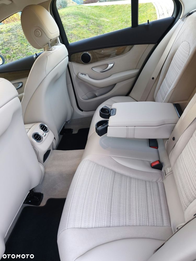 Mercedes-Benz Klasa C 200 4-Matic 7G-TRONIC - 30