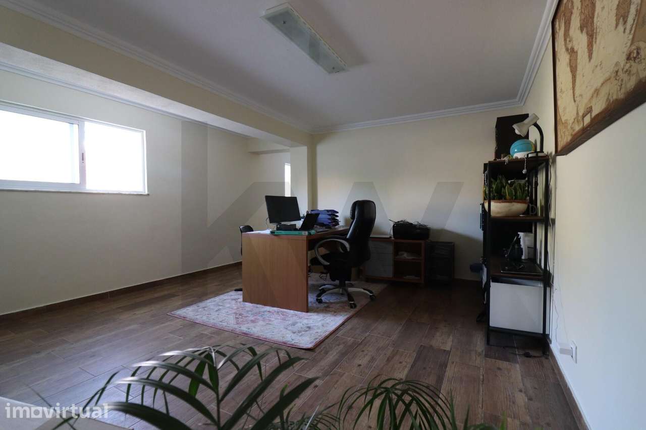 Moradia T3, com terraço cobertura e cave - Qta Eucaliptos, Faro - Grande imagem: 4/48
