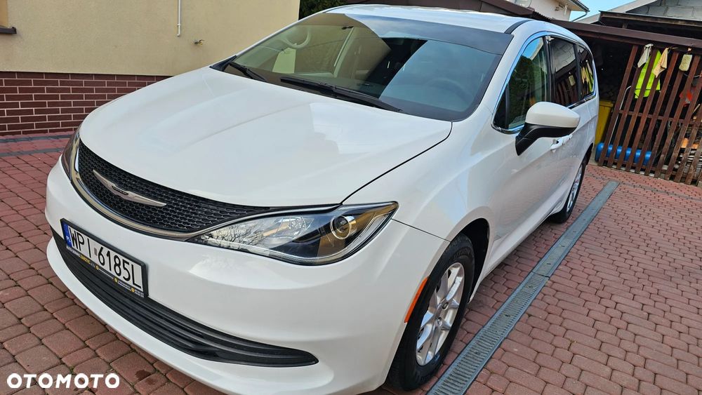 Chrysler Pacifica - 10