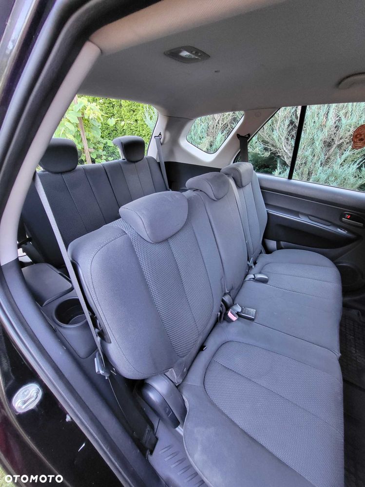 Kia Carens - 7