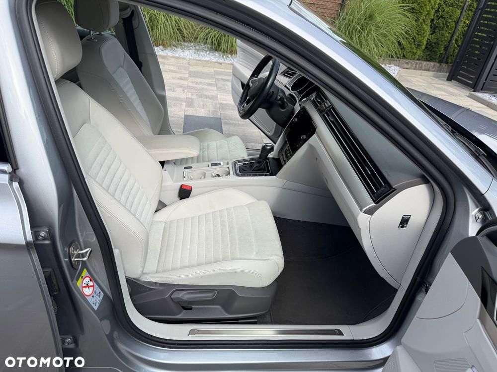 Volkswagen Passat 2.0 TSI 4Mot Elegance DSG - 27