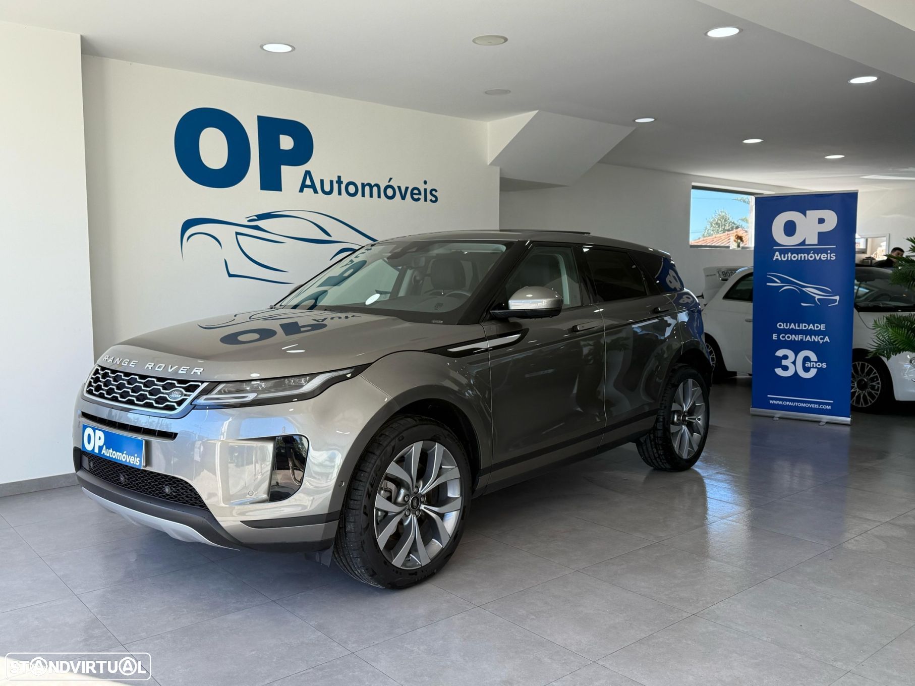 Land Rover Range Rover Evoque 2.0 D150 AWD R-Dynamic S Auto - 1
