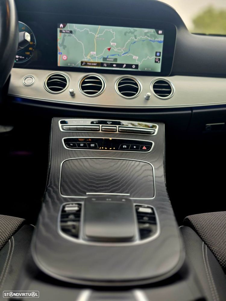Mercedes-Benz E 300 — fotografia 16