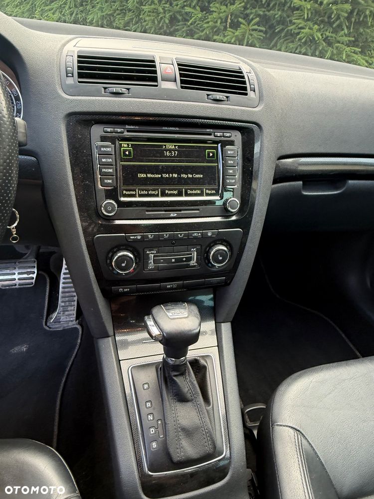 Skoda Octavia 2.0 TDI DPF RS DSG - 11
