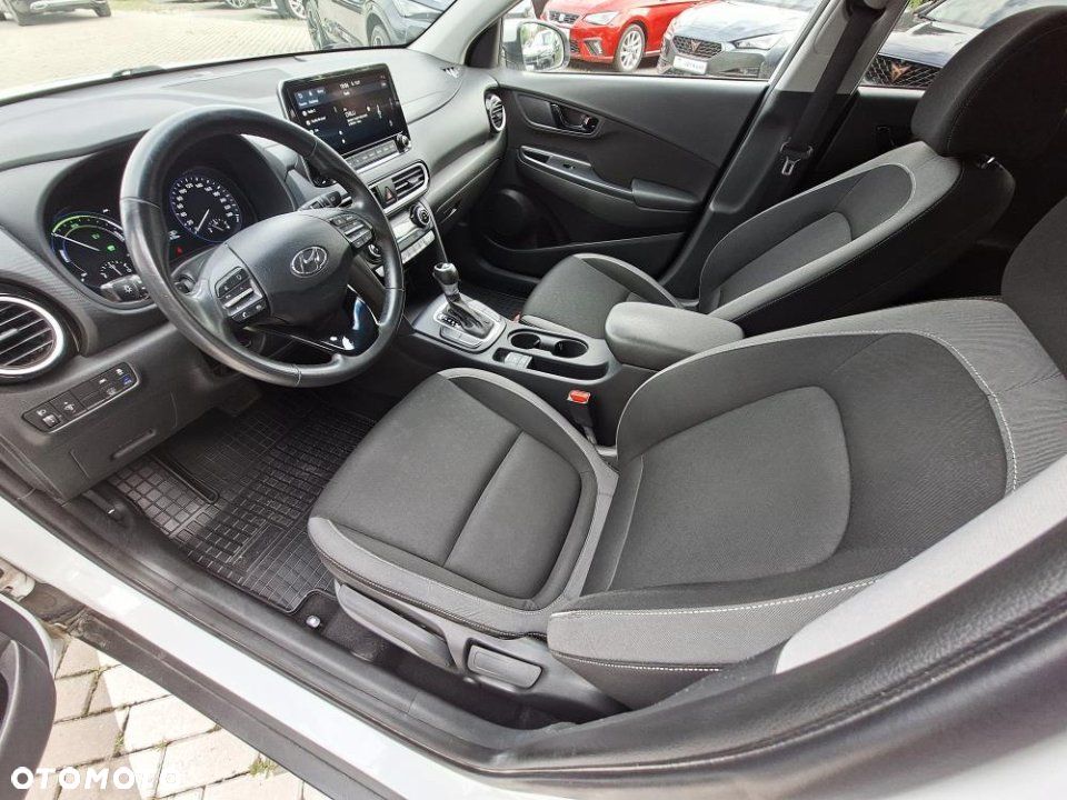 Hyundai Kona - 12