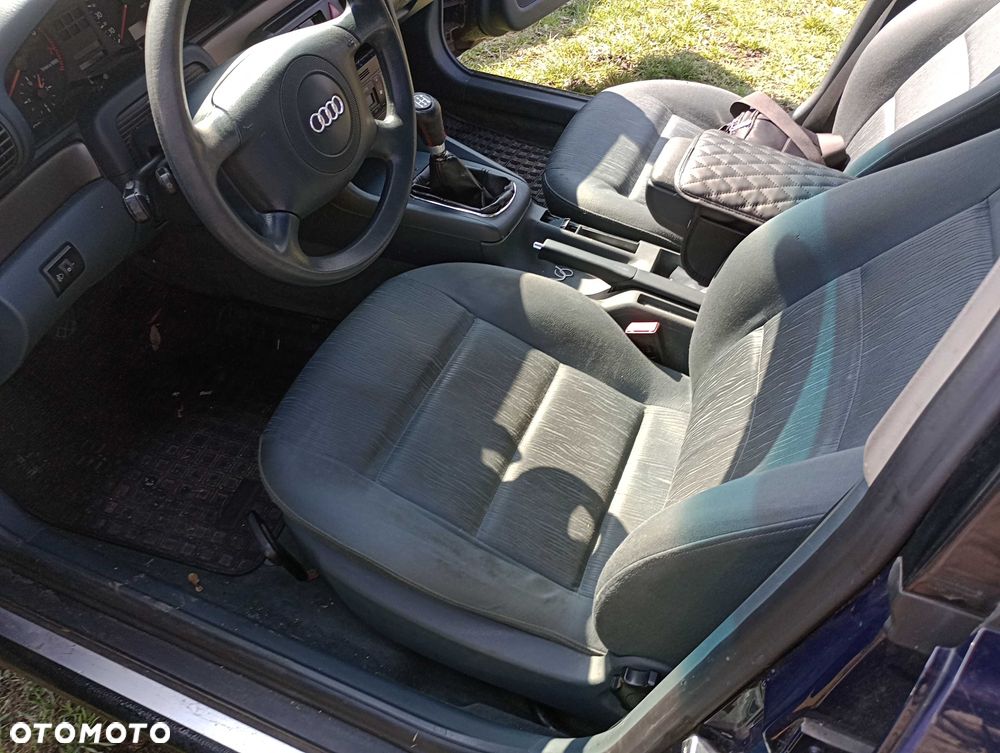 Audi A4 B5 - czesci blacharskie LY5K lampy fotele drzwi zderzaki i inne - 4