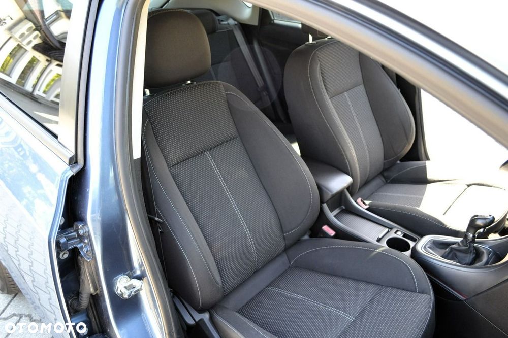 Opel Astra 1.4 Turbo Exklusiv - 36