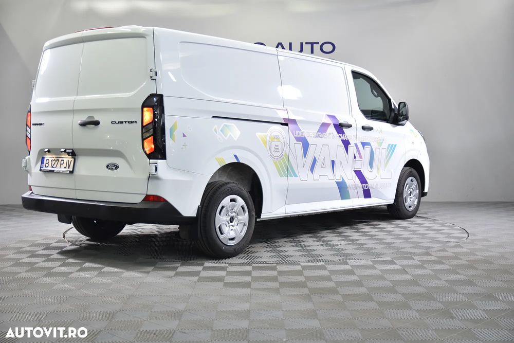 Ford Transit Custom Van - 5