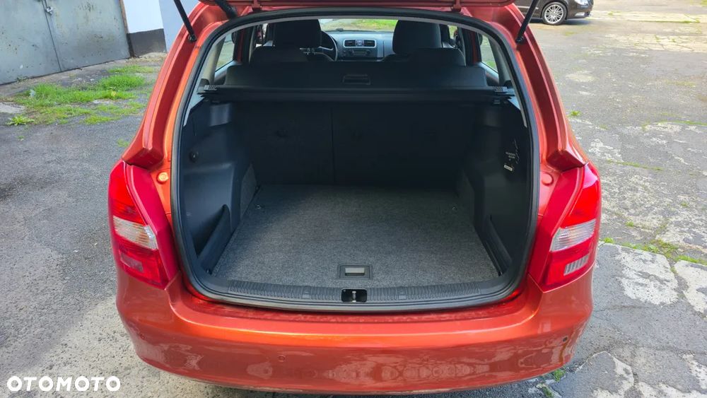 Skoda Fabia 1.4 16V Elegance Plus - 29