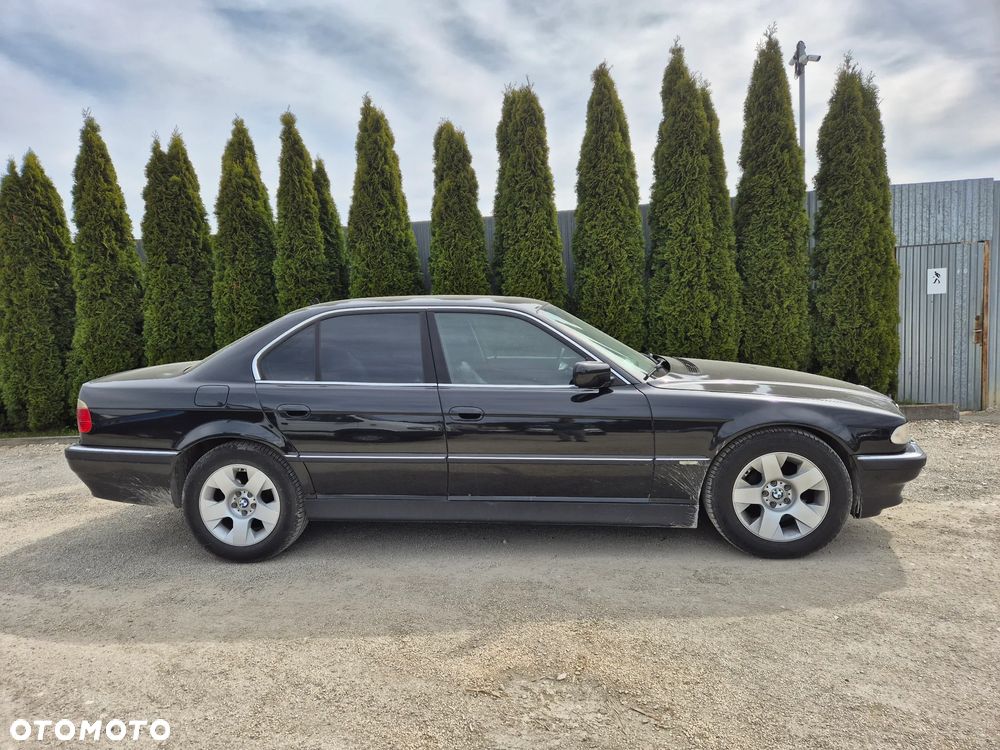 BMW Seria 7 - 16