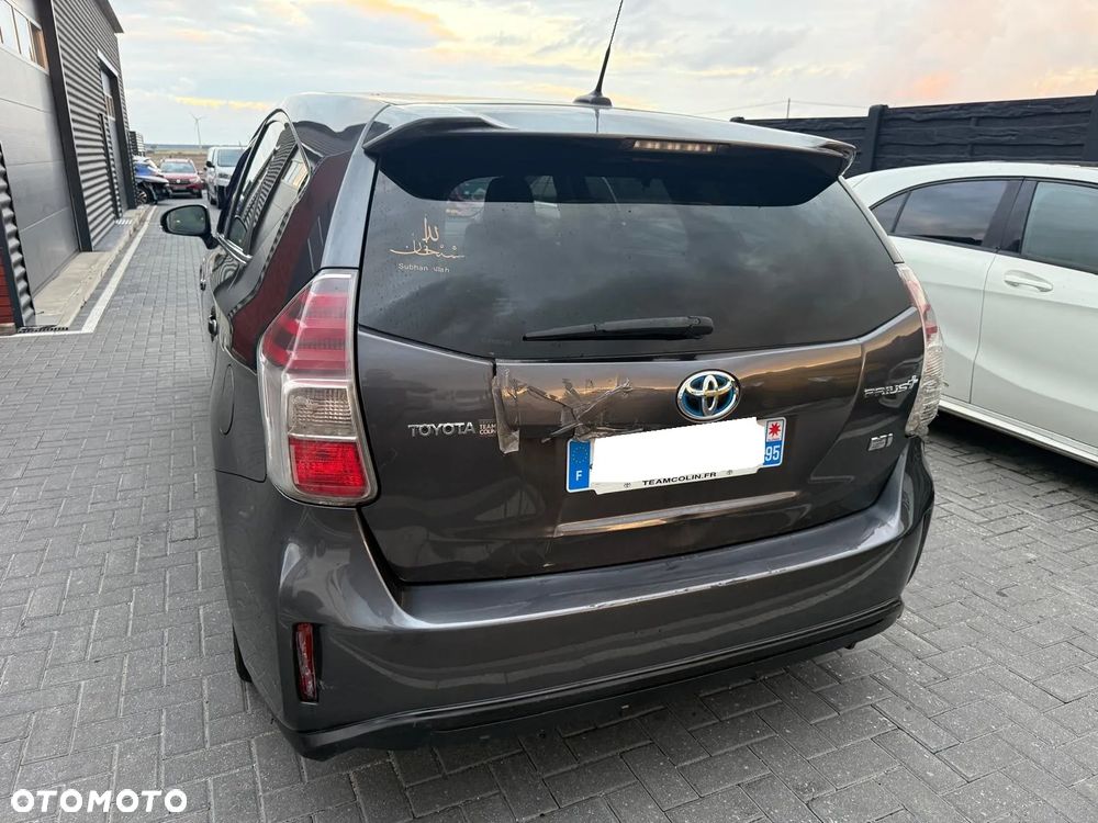 Toyota Prius+ (Hybrid) - 21