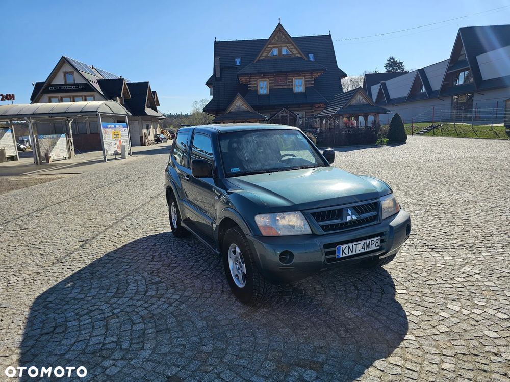Mitsubishi Pajero - 2