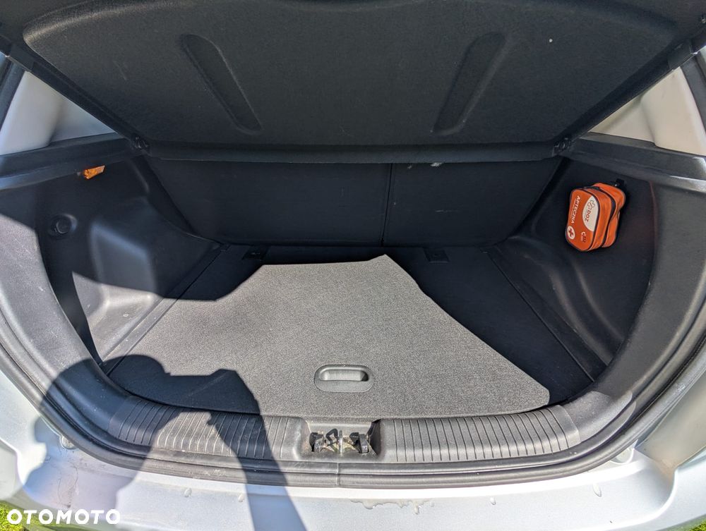 Kia Venga 1.6 M - 11