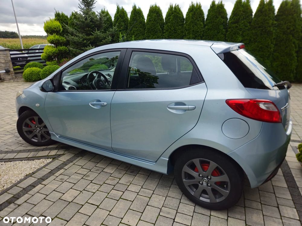 Mazda 2 - 5