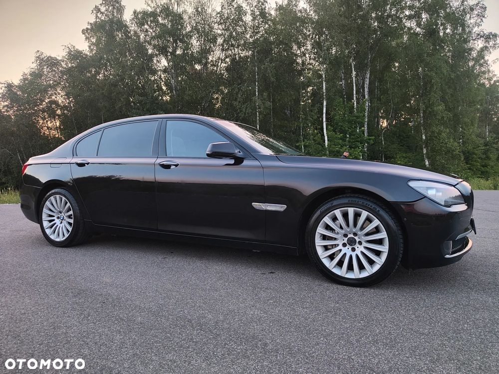 BMW Seria 7 750i L xDrive - 7