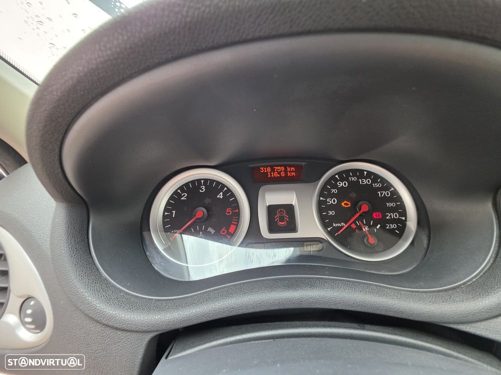 Renault Clio 1.5 dCi Dynamique S - 10