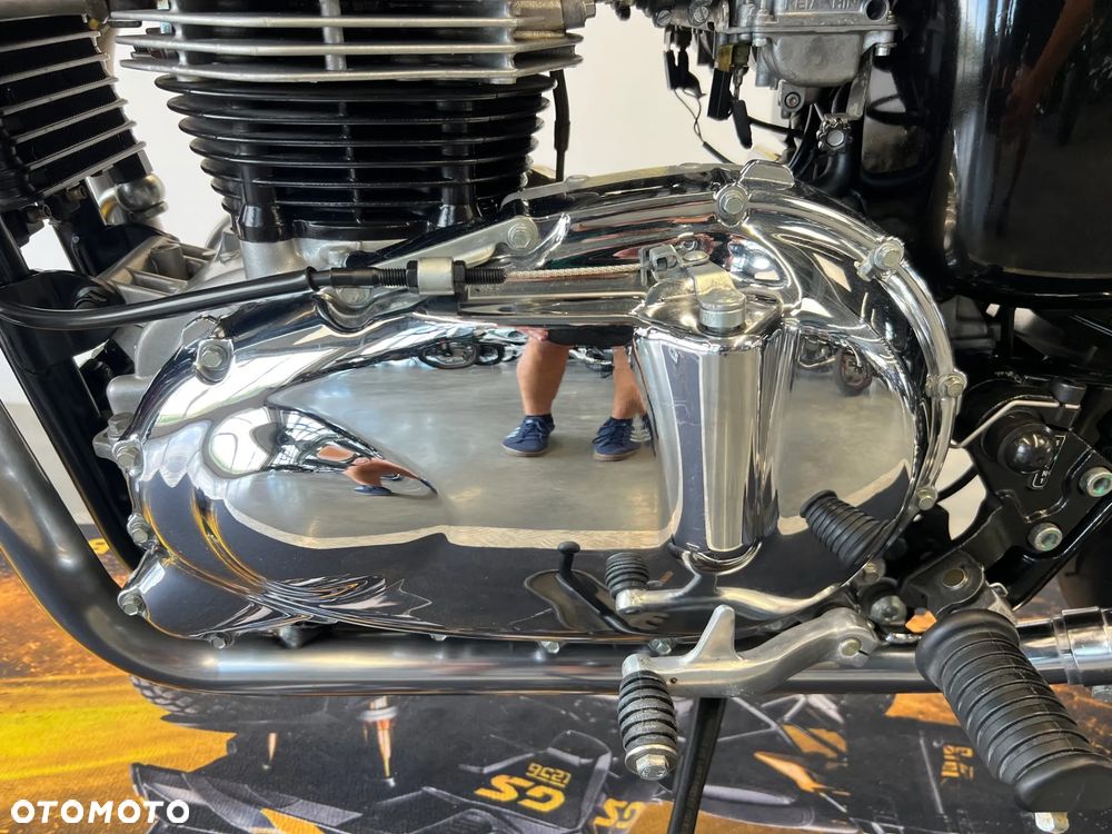 Triumph Bonneville - 12