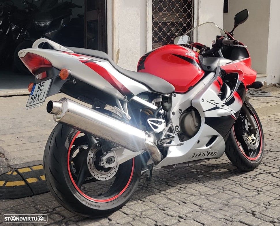 Honda CBR 600 F4i - 10