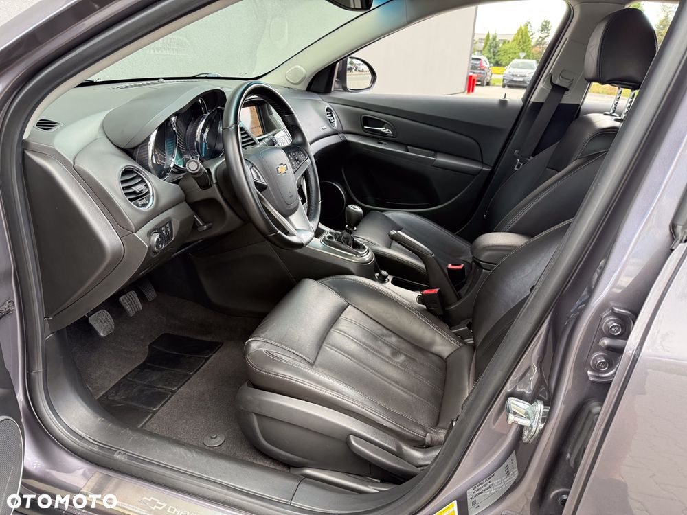 Chevrolet Cruze 1.4 T LT - 18