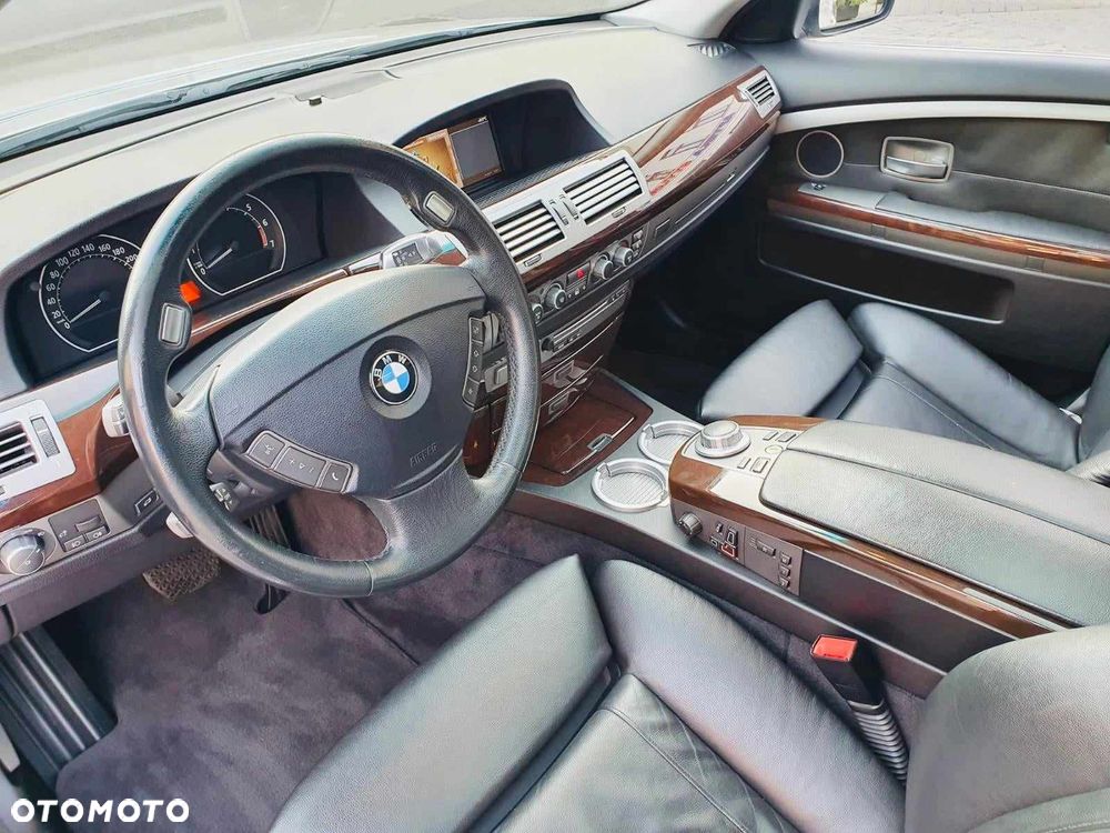 BMW Seria 7 740i - 7