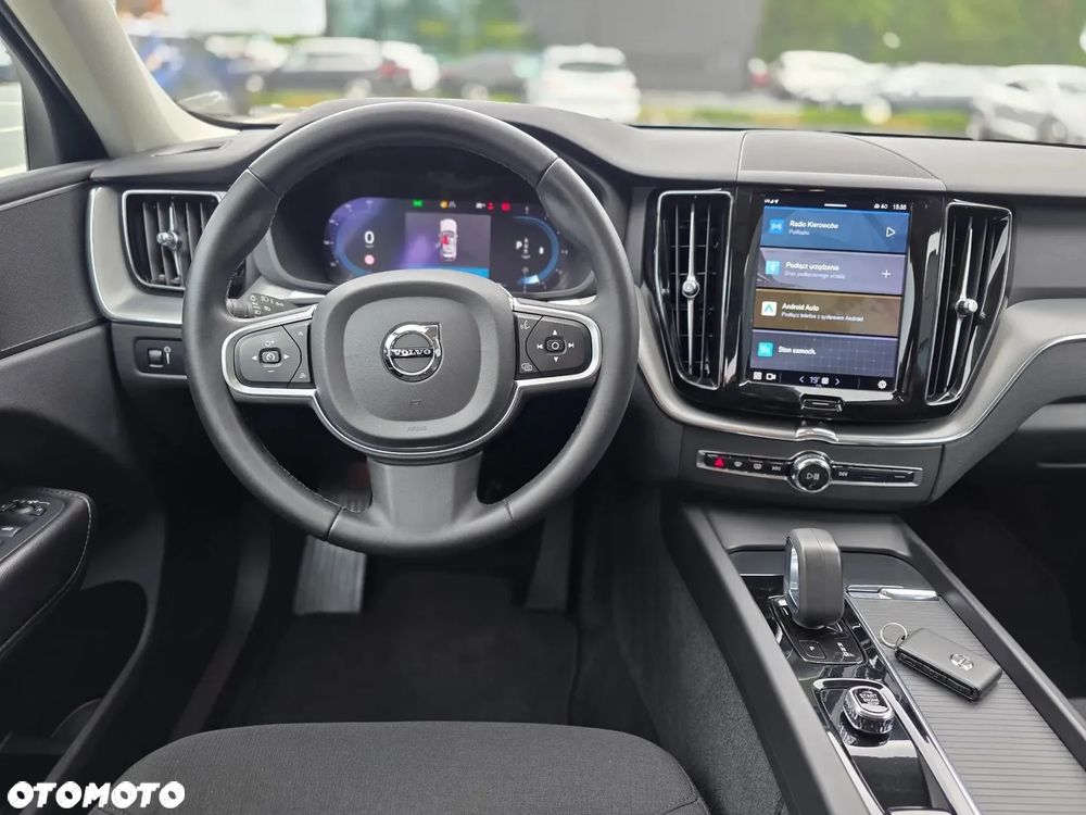 Volvo XC 60 D4 Momentum Pro - 19