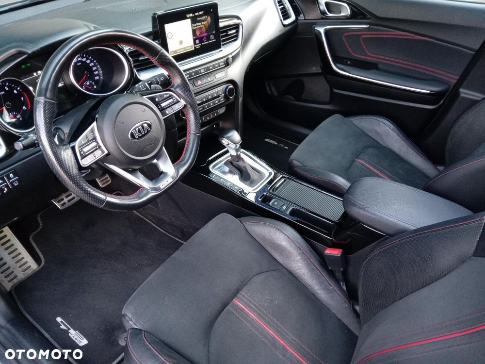 Kia ProCeed - 13