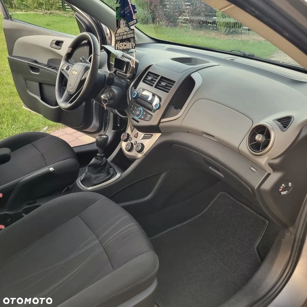 Chevrolet Aveo 1.4 16V LT - 6