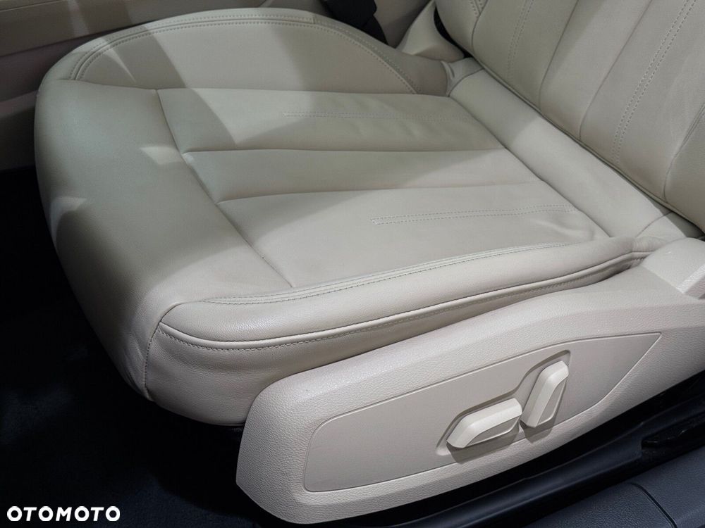 Audi A4 Limousine - 11