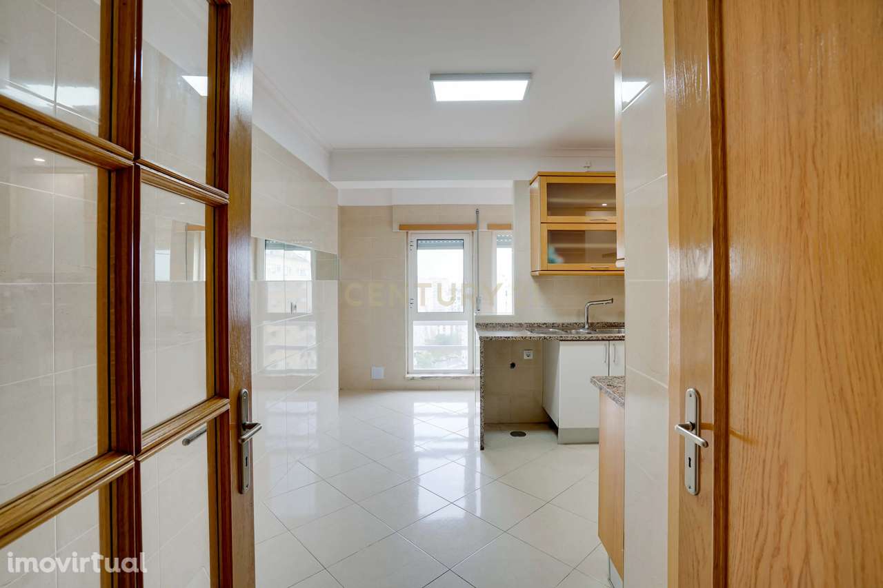 T3 Renovado Carregado com vista Panorâmica e excelente áreas - Grande imagem: 5/32