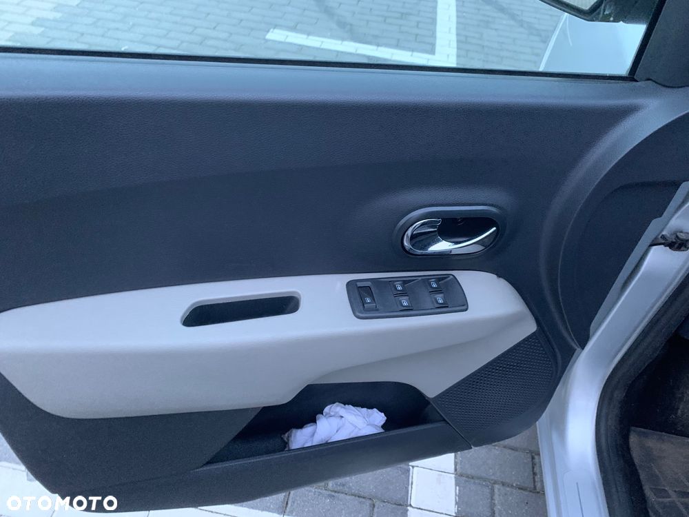 Dacia Lodgy 1.2 TCe Prestige S&S - 13