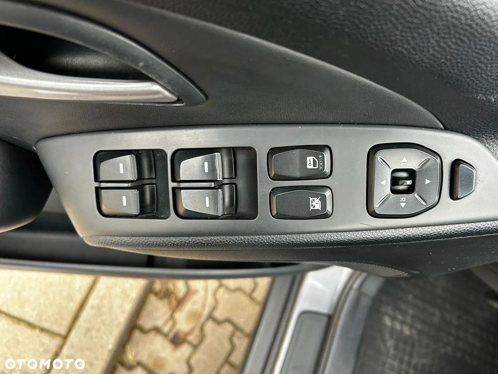 Hyundai ix35 1.7 CRDi 2WD blue Style - 19