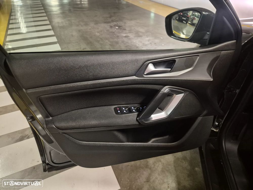 Peugeot 308 SW 1.6 BlueHDi Style - 31