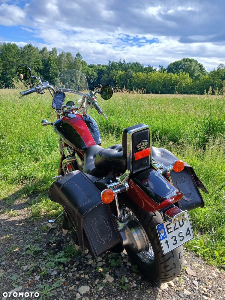 Suzuki Intruder - 3