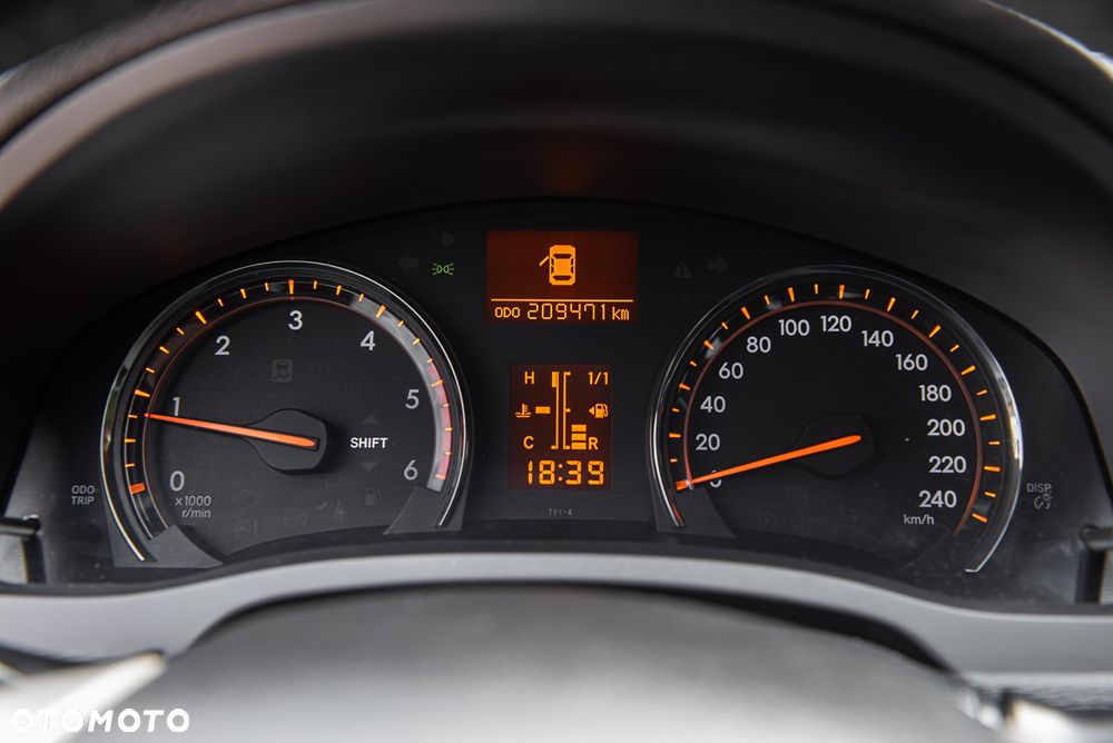 Toyota Avensis 2.0 D-4D Sol+NAVI - 18