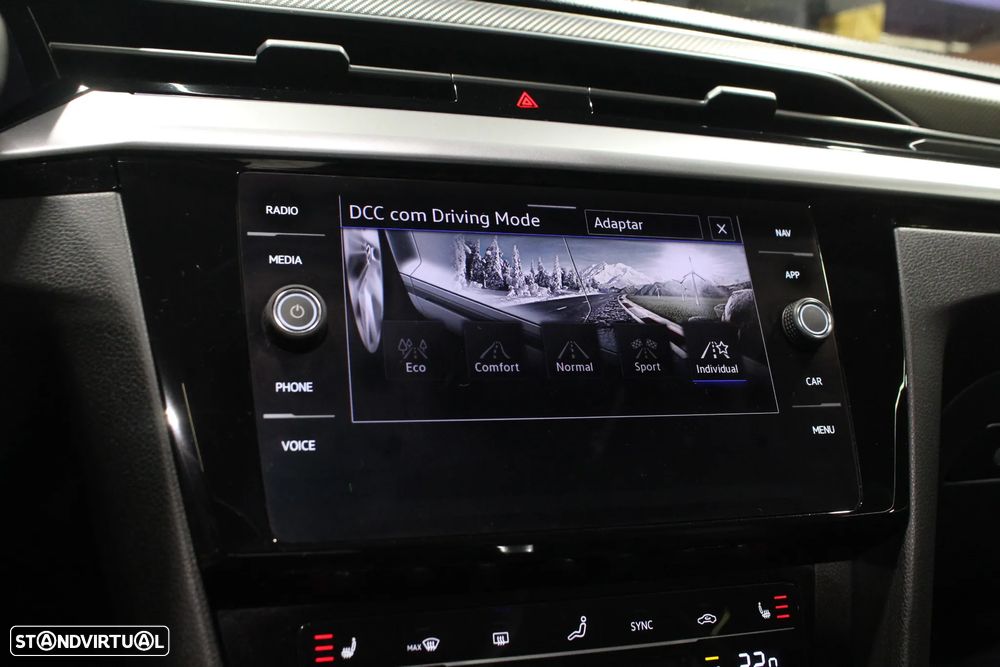 VW Arteon 2.0 TDI R-Line DSG - 35