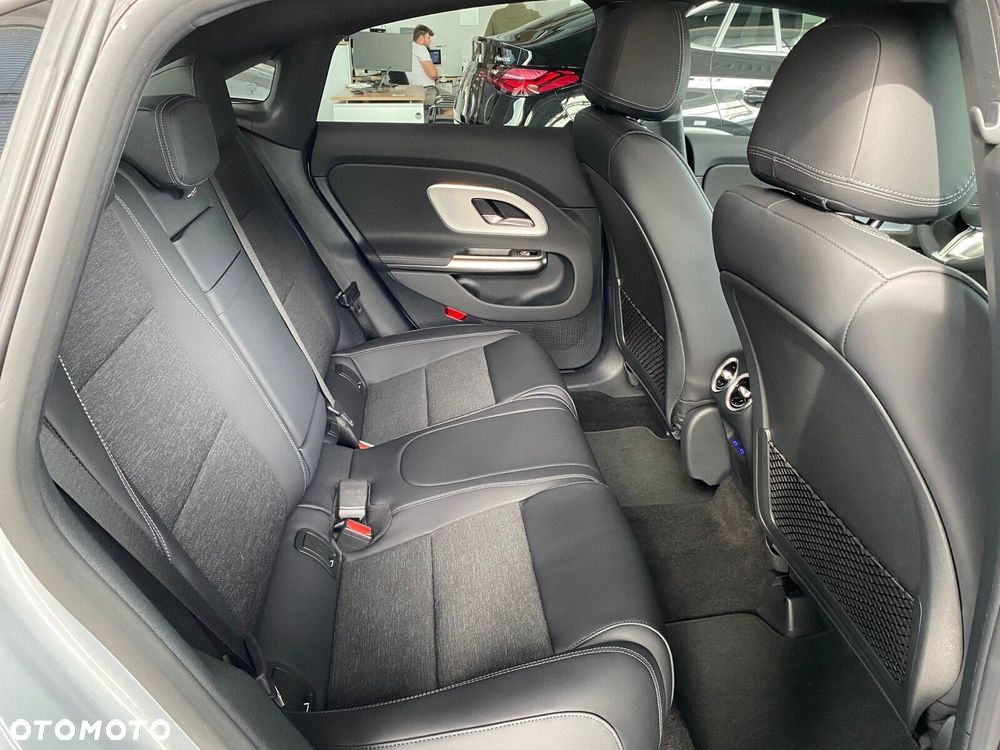 Mercedes-Benz CLA - 23