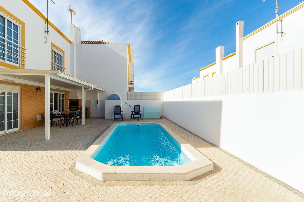 Moradia V4 com Piscina Privada no Sotavento Algarvio — Vila Nova de Ca - Grande imagem: 4/38