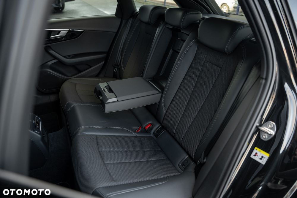Audi A4 Avant 35 TFSI S tronic S line - 35