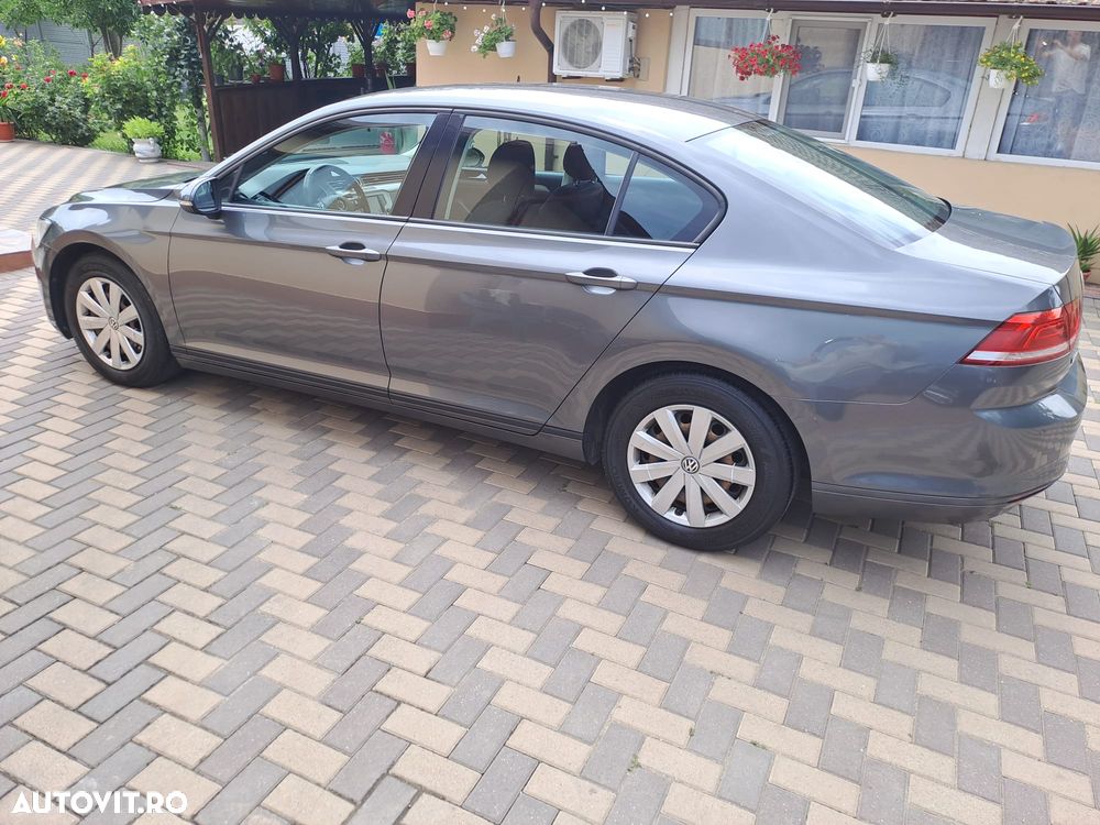 Volkswagen Passat 1.6 TDI Comfortline - 3