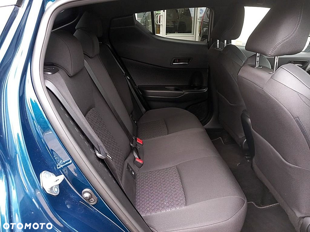 Toyota C-HR - 7