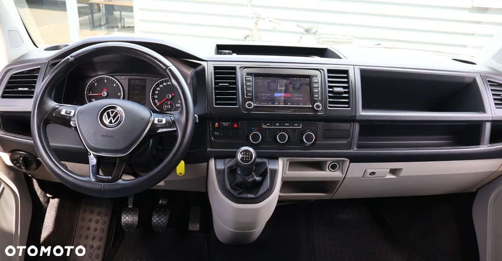 Volkswagen Caravelle - 24