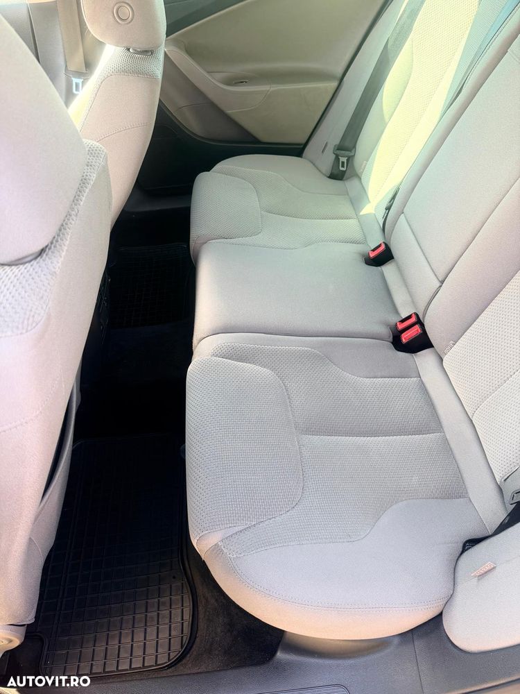 Volkswagen Passat 2.0 TDI DPF DSG Comfortline - 8