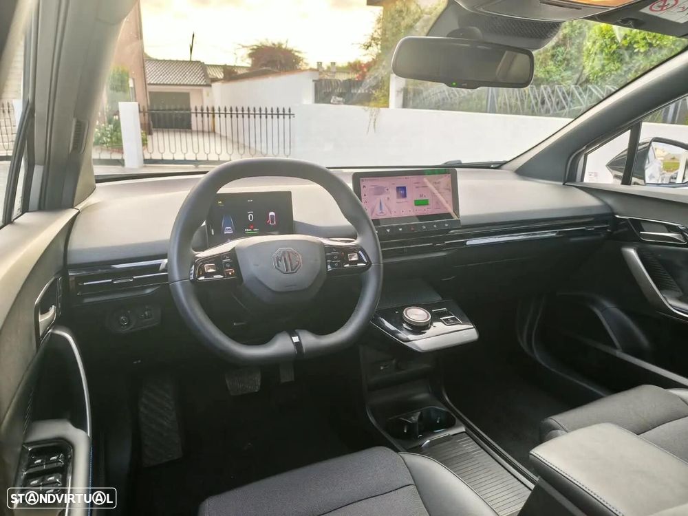 MG MG4 64 kWh Luxury - 30
