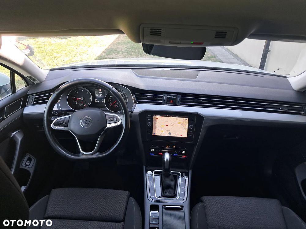 Volkswagen Passat - 11