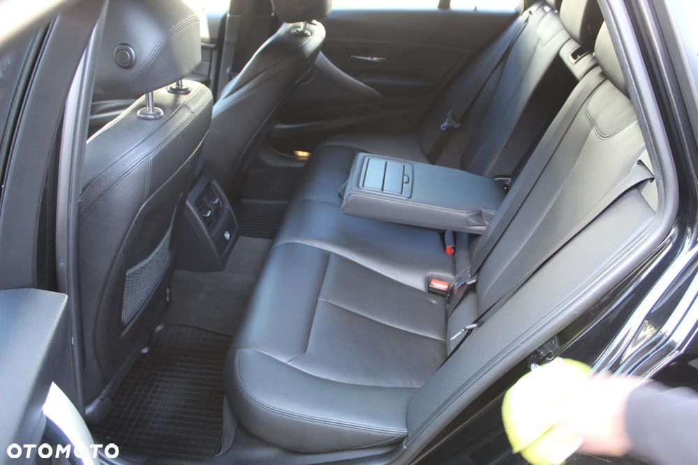 BMW Seria 3 - 17