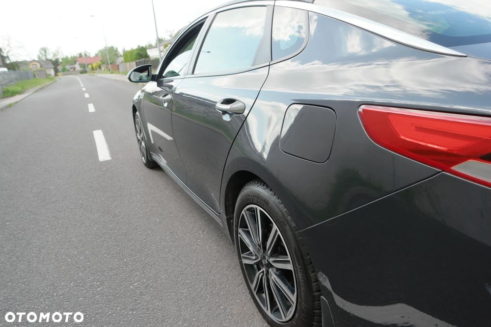 Kia Optima - 10