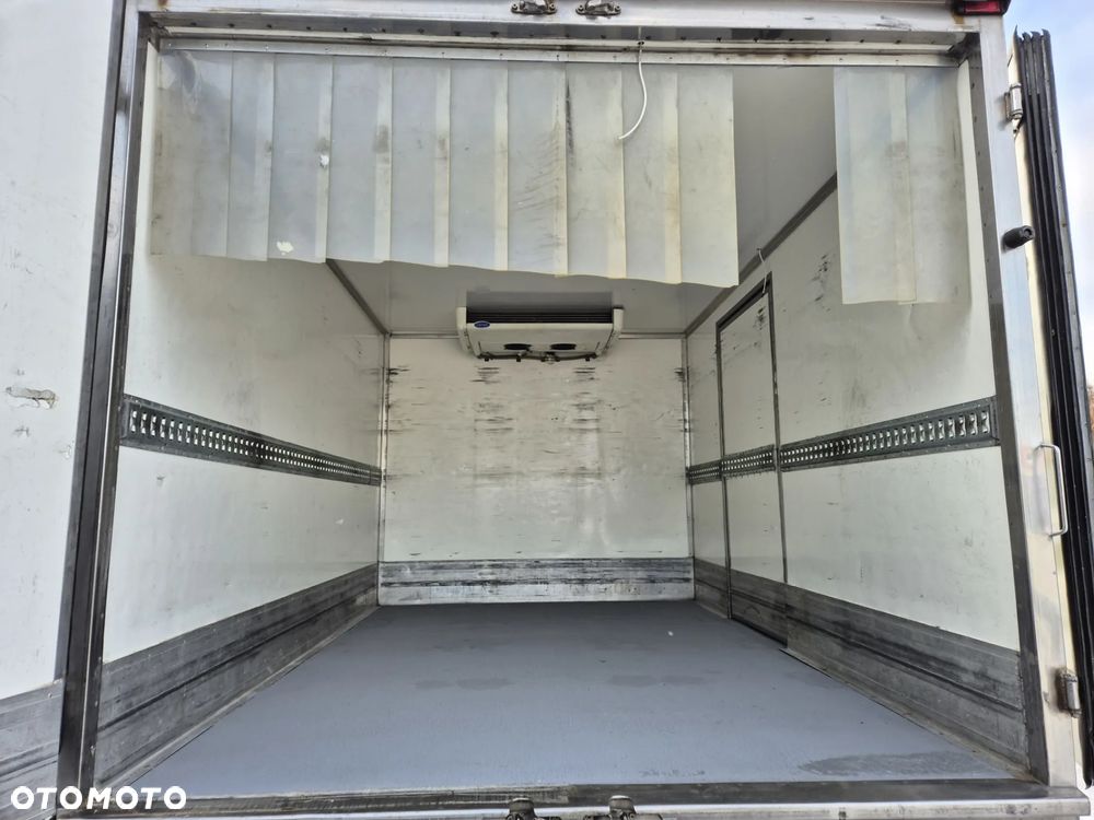 Chłodnia Mroźnia 6 palet 3.4m długa 2.25 szeroka Carrier xarios 350, zasilanie stacjonarne 230v, 2018 rok stan bdb! - 7