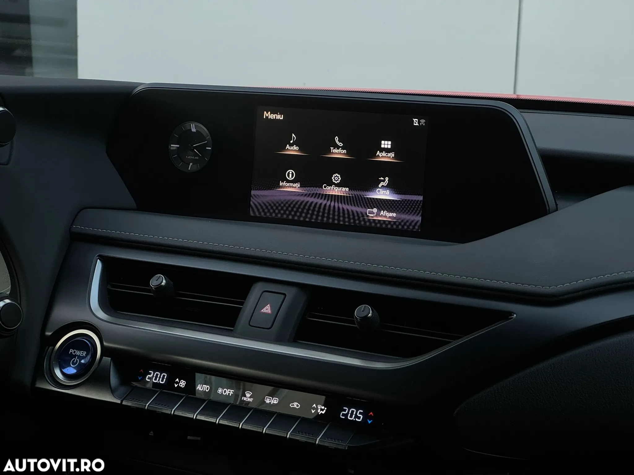 Lexus UX 250h 2.0L HEV 20H- (178 HP) 4X2 CVT Executive - 24