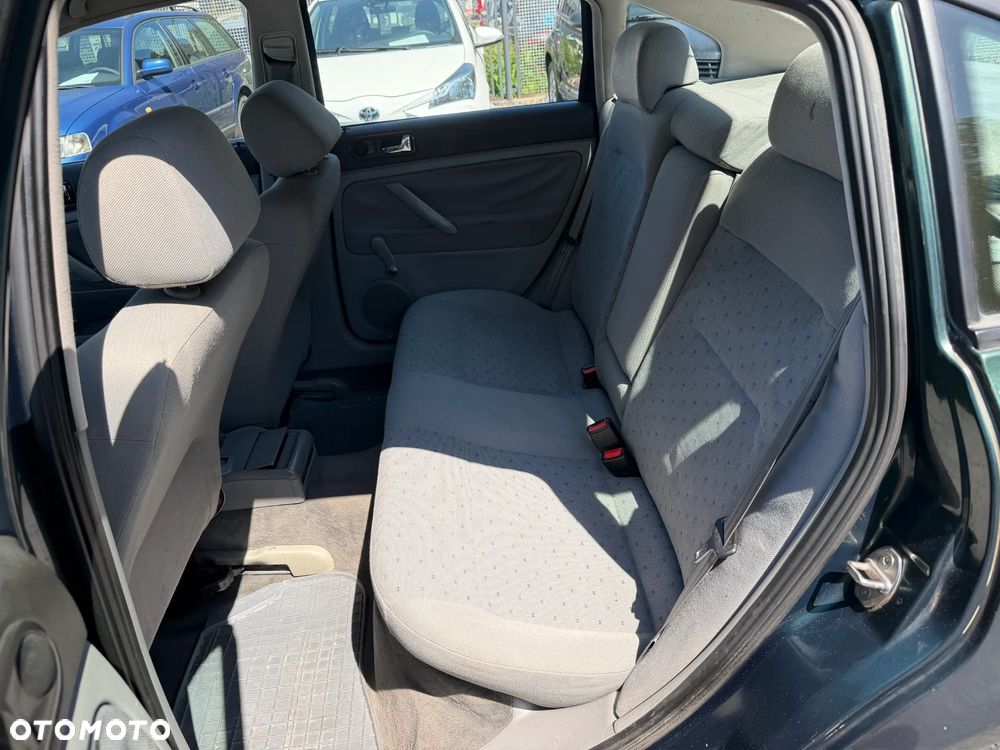 Volkswagen Passat - 10