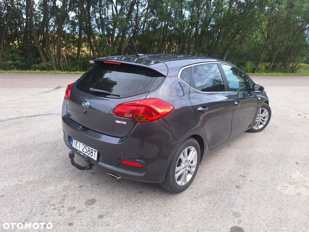 Kia Ceed - 12